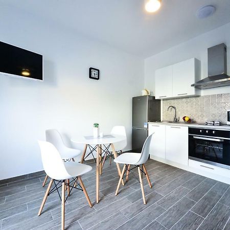 Apartmani Ab Ζαντάρ Εξωτερικό φωτογραφία